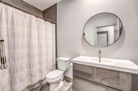 Bath - 8708 Brunswick Forest Dr, Bartlett, TN 38133 photo 4 of 5