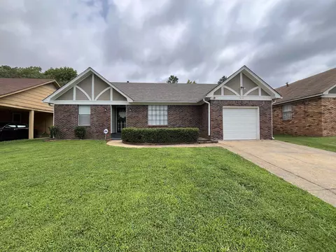 3016 Meadowfair Rd, Memphis, TN 38118