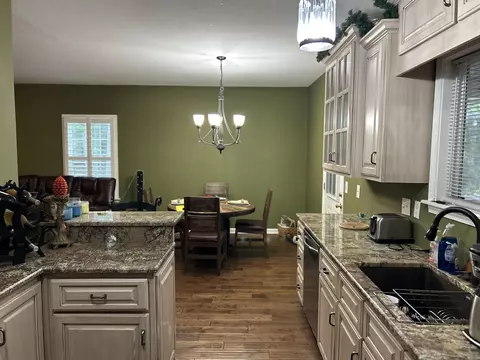 Kitchen - 290 Eagle Point Rd, Cherokee, AL 35616 photo 2 of 3