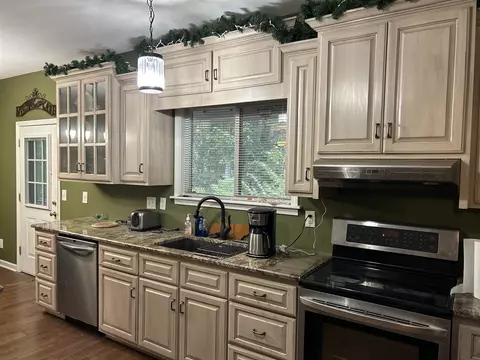 Kitchen - 290 Eagle Point Rd, Cherokee, AL 35616 photo 1 of 3