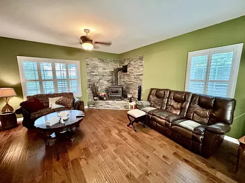 Living - 290 Eagle Point Rd, Cherokee, AL 35616 photo 1 of 1