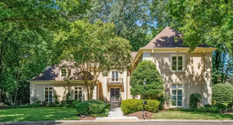 1035 Humphrey Oaks Cir, Memphis, TN 38120