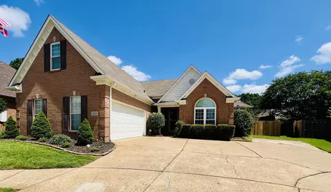 984 E Nesting Wood Cir, Cordova, TN 38018