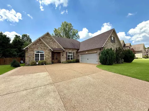 105 Flagstone Dr, Jackson, TN 38301 photo 3