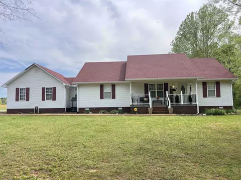 860 Plainview Rd, Henderson, TN 38340