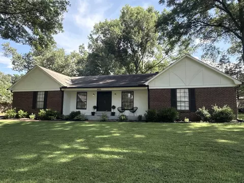 8035 Bobwood Dr, Germantown, TN 38138