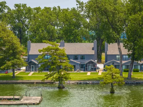 1295 Horseshoe Apt 301 Cir, Hughes, AR 72348