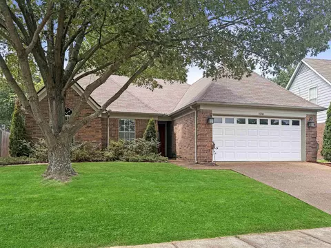 9208 Fletcher Wood Dr, Memphis, TN 38016