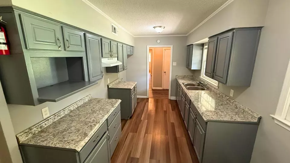 Entry Way - 339 Shofner Ave, Memphis, TN 38109 photo 1 of 1