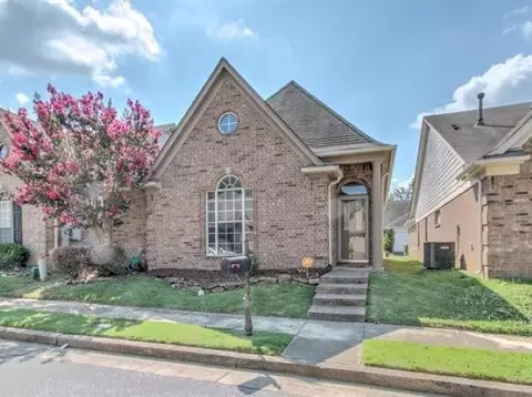 5655 Falling Bark Dr, Memphis, TN 38134