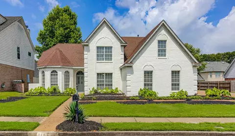5193 Grand Pines Dr, Memphis, TN 38125