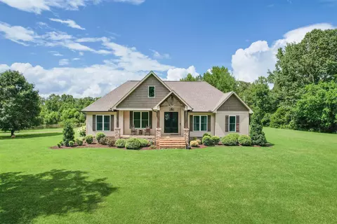 1055 River Rd, Bolivar, TN 38008