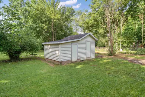 Exterior - 870 E Main St, Savannah, TN 38372 photo 5 of 6