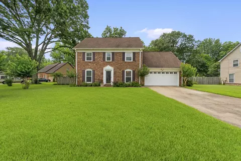207 E Pecan Valley St, Collierville, TN 38017