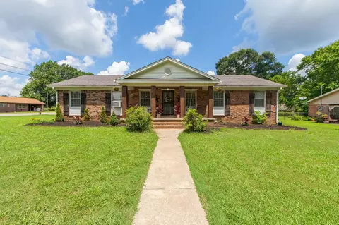624 Ridgeway Dr, Bolivar, TN 38008