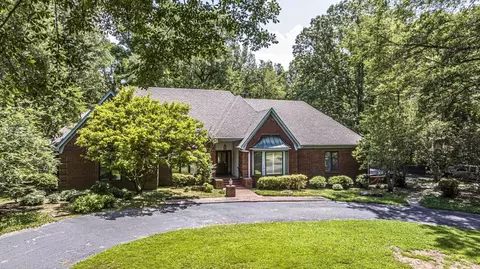 6131 Twin Oaks Dr, Millington, TN 38053