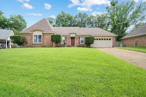 944 Grouse Meadow Dr, Cordova, TN 38018