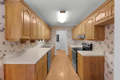 Kitchen - 56 Braddock Pl, Jackson, TN 38305 photo 1 of 2