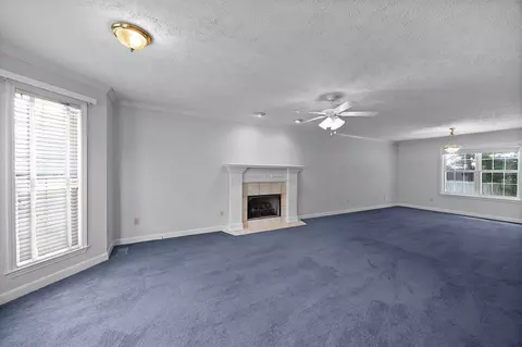 Living - 56 Braddock Pl, Jackson, TN 38305 photo 2 of 3