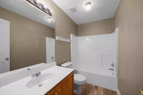 Bath - 56 Braddock Pl, Jackson, TN 38305 photo 3 of 3