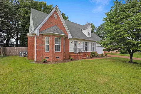 56 Braddock Pl, Jackson, TN 38305