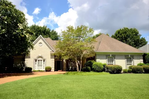 2545 Dibrell Trail Dr, Collierville, TN 38017