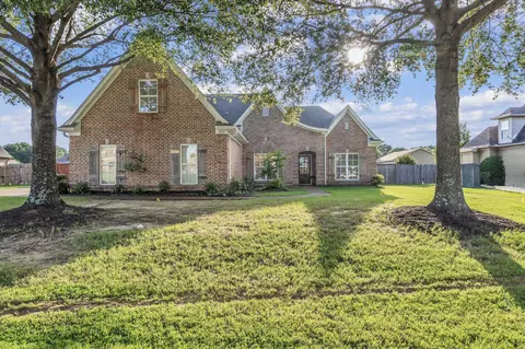 8091 Heatherstone Dr, Olive Branch, MS 38654