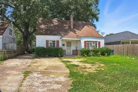 1295 Foxcroft St, Memphis, TN 38111