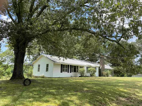 880 Allen Dr, Saltillo, TN 38370
