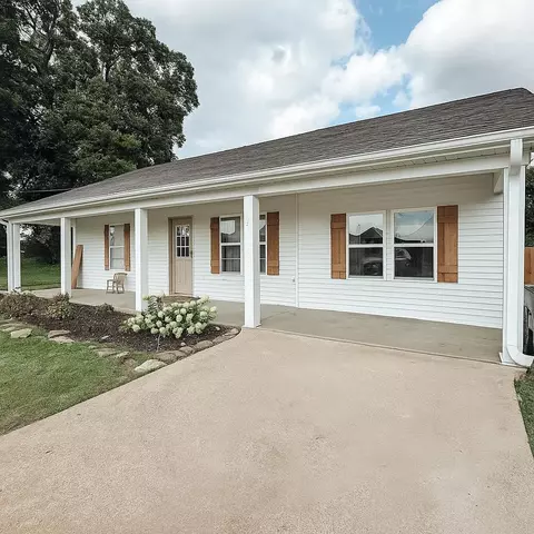 80 Mcauley St, Oakland, TN 38060