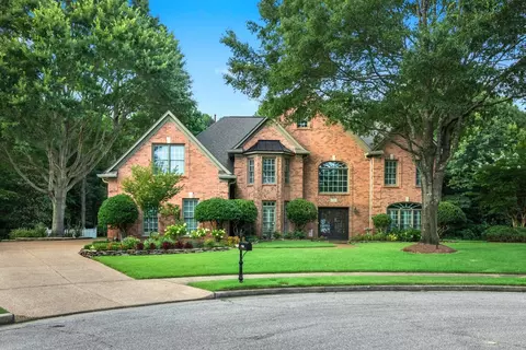 1700 Napier Woods Dr, Collierville, TN 38017