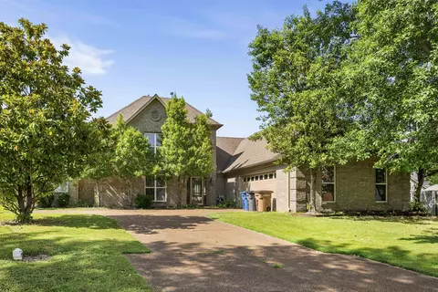 3838 Breezy Shores Cv, Lakeland, TN 38002