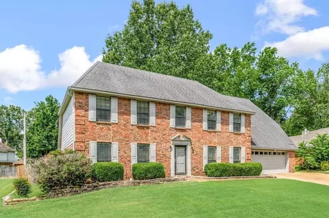 1311 Fox Trace Dr, Cordova, TN 38016