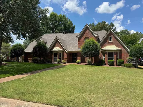 2831 E Levee Oaks Dr, Collierville, TN 38017