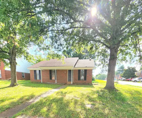 4381 Forest Valley Dr, Memphis, TN 38141