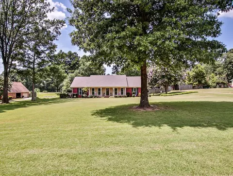10075 Santa Rosa Dr, Atoka, TN 38004