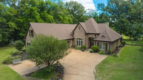 1290 Crystal Springs Dr, Rossville, TN 38066