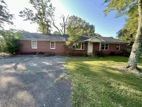 6430 Broad St N, Trezevant, TN 38258