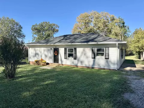 220 Forrest St, Selmer, TN 38375