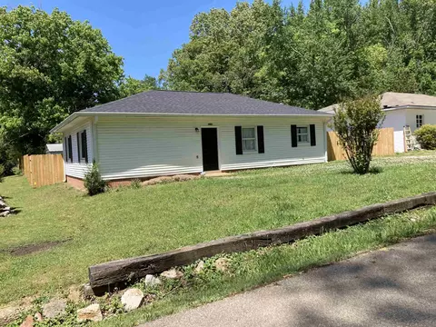 220 Forrest St, Selmer, TN 38375