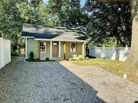 115 Pharr Ave, Selmer, TN 38375