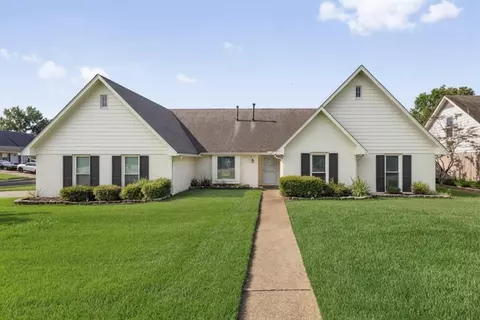 439 Spruce Glen Dr, Cordova, TN 38018