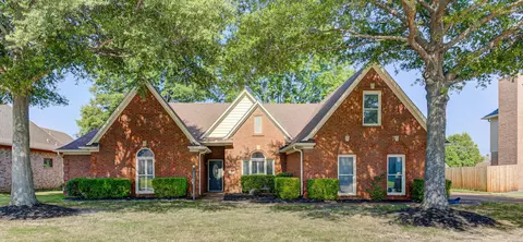 1977 Milbrey St, Memphis, TN 38016