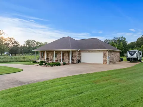 Exterior - 27 Bynum Dr, Corinth, MS 38834 photo 3 of 9
