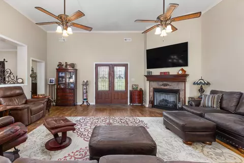 Entry Way - 27 Bynum Dr, Corinth, MS 38834 photo 1 of 1