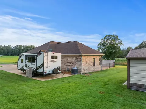 Exterior - 27 Bynum Dr, Corinth, MS 38834 photo 8 of 9