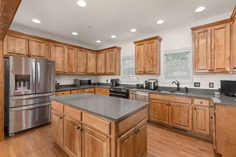 Kitchen - 20 Tadpole Ln, Corinth, MS 38834 photo 2 of 4
