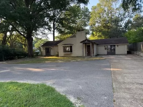 306 W Poplar Ave, Collierville, TN 38017