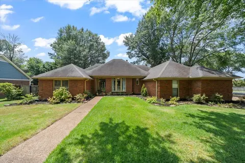 8417 Bazemore Rd, Cordova, TN 38018