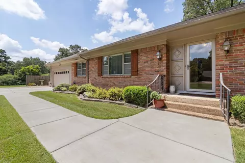 2523 E Hawthorne Rd E, Bartlett, TN 38134